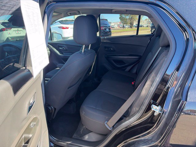 Used 2021 Chevrolet Trax LS w/ Tint and Cruise Package AWD/4WD image 10