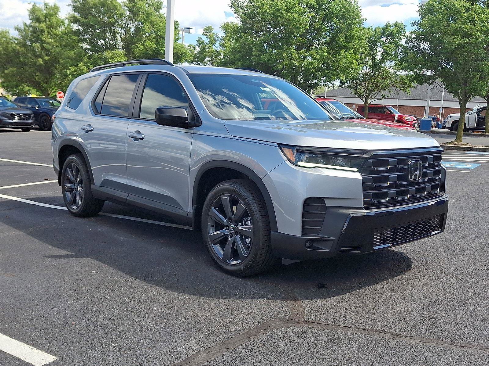 New 2026 Honda Pilot Sport image 2