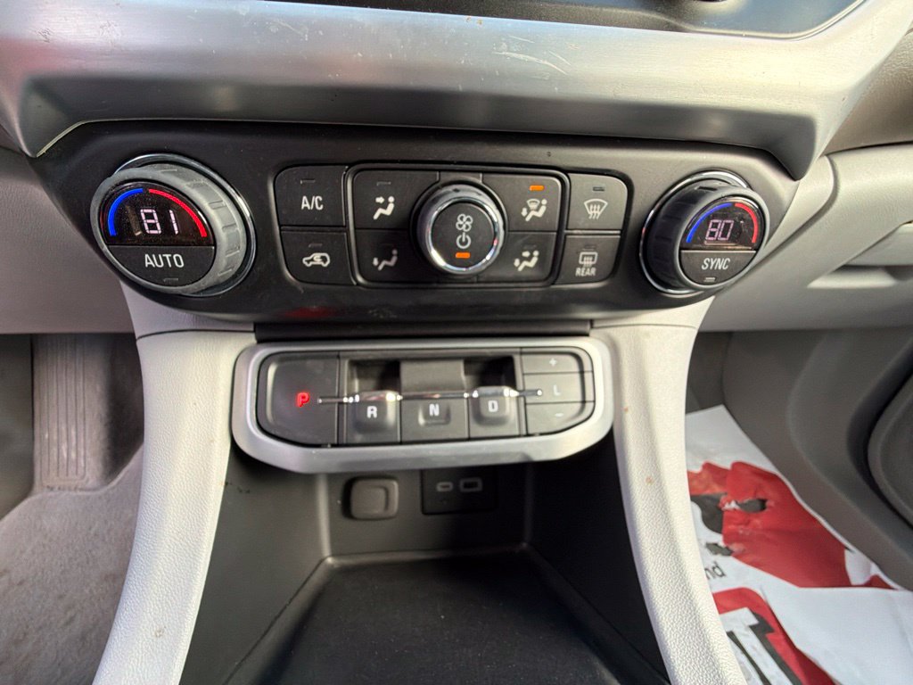 Used 2023 GMC Acadia SLE w/ Driver Convenience Package FWD image 29
