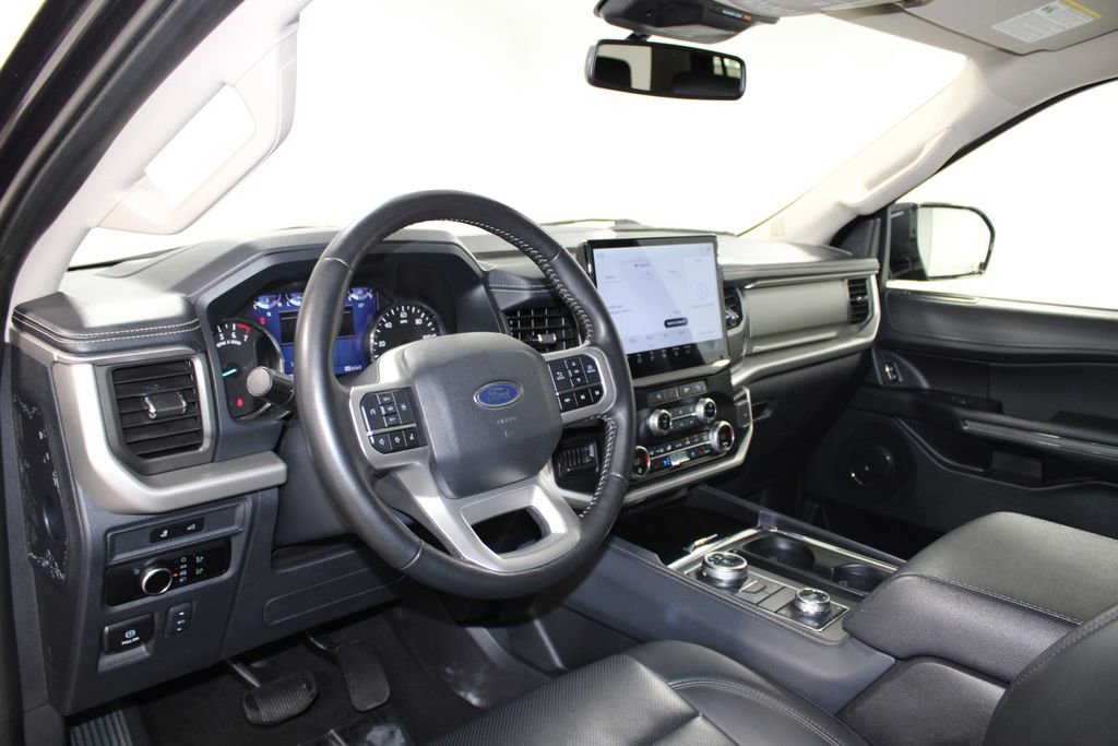 Used 2024 Ford Expedition Max XLT image 25