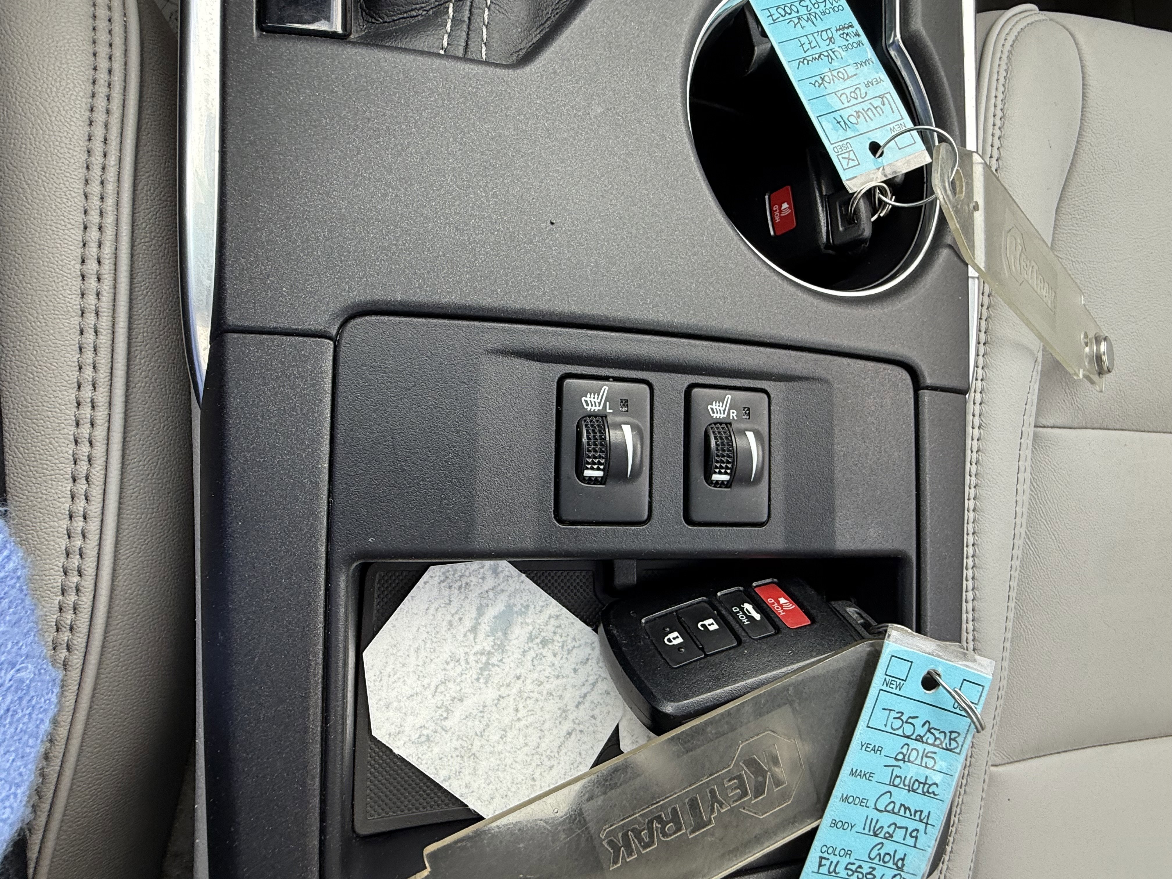 Used 2015 Toyota Camry XLE w/ Advanced Technology Package FWD image 12