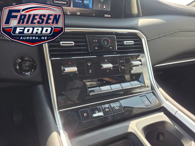 Used 2026 Nissan Armada SV AWD/4WD image 19