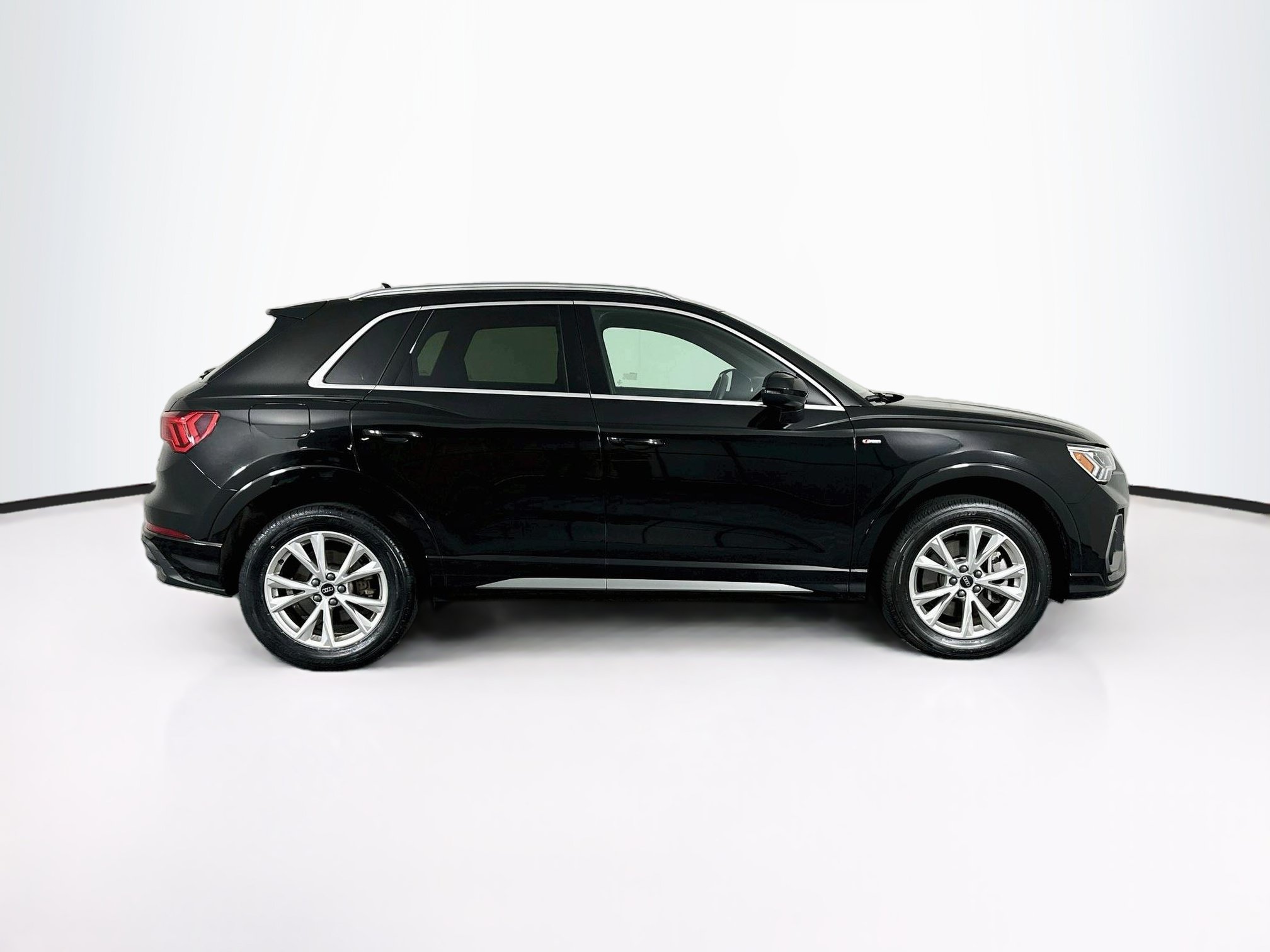 Used 2025 Audi Q3 2.0T Premium AWD/4WD image 10
