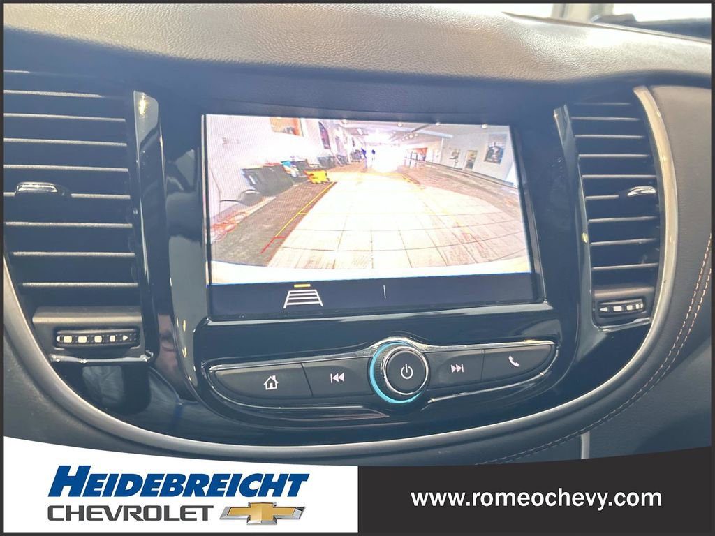Used 2022 Chevrolet Trax LT w/ LT Convenience Package image 21