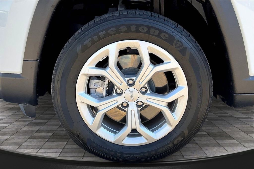 Used 2024 Jeep Compass Sport image 32