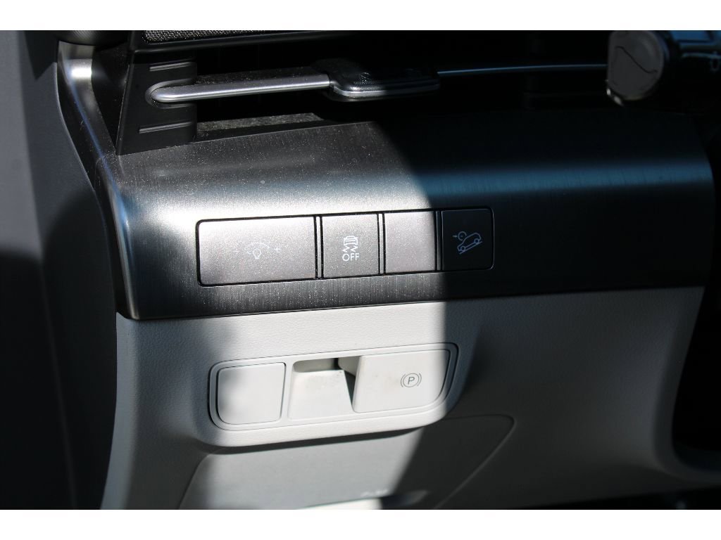 Used 2024 Hyundai Kona SEL image 16