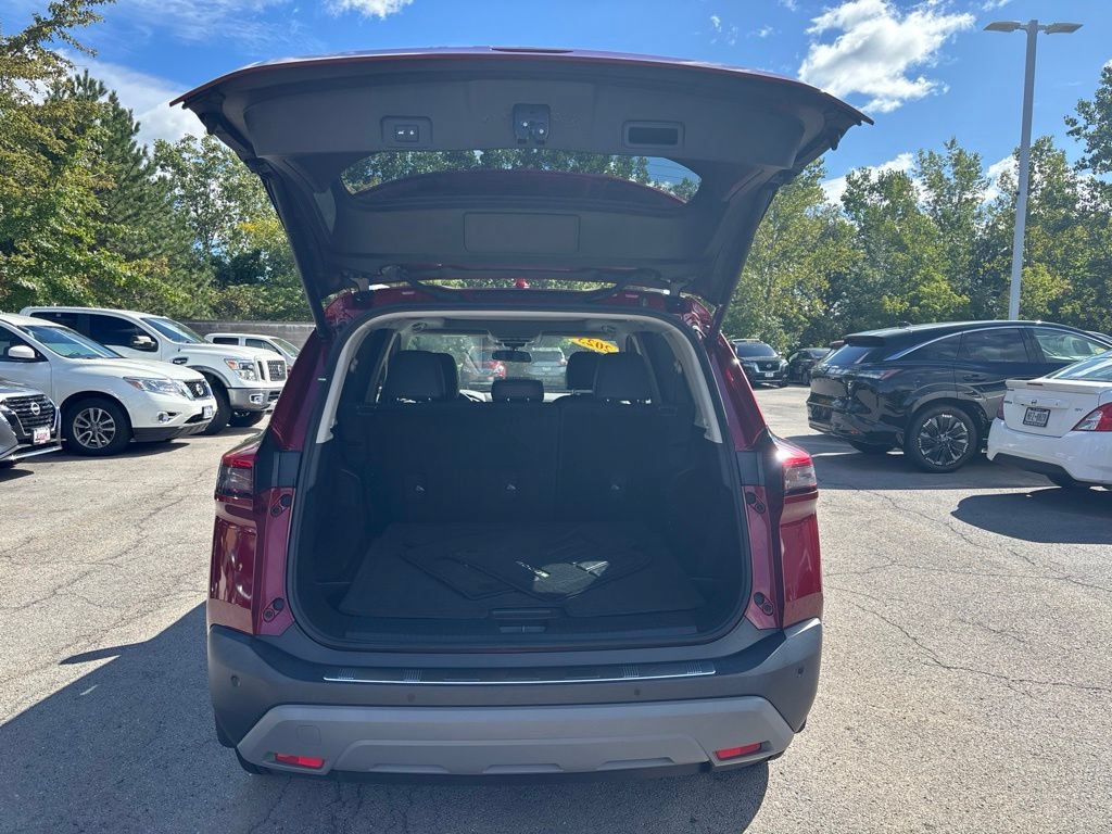 Certified 2023 Nissan Rogue SV w/ SV Premium B Package AWD/4WD image 7