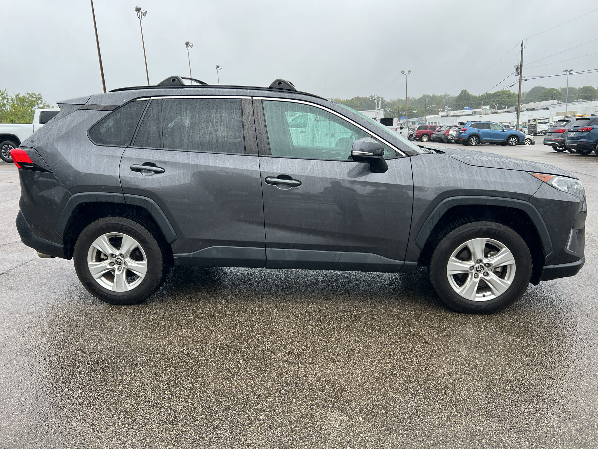 Used 2021 Toyota RAV4 XLE w/ Convenience Package AWD/4WD image 2