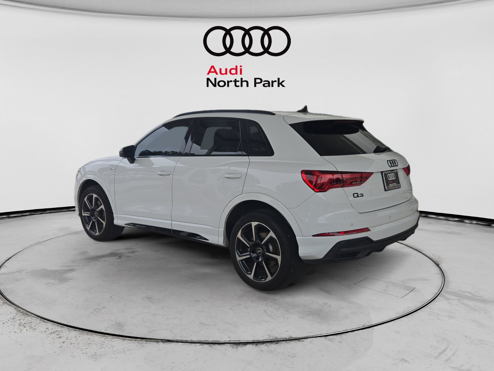 Used 2025 Audi Q3 2.0T Premium Plus AWD/4WD image 3