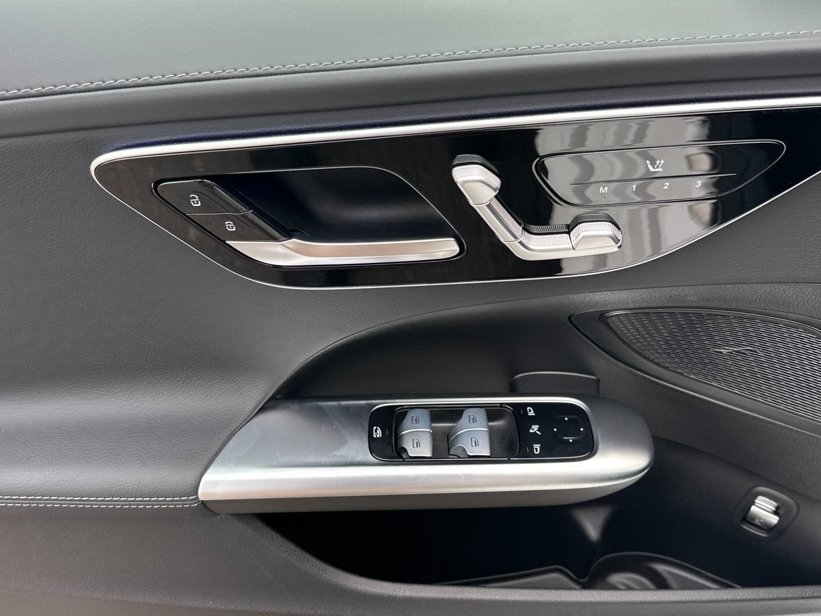 New 2026 Mercedes-Benz C 300 4MATIC Sedan image 11