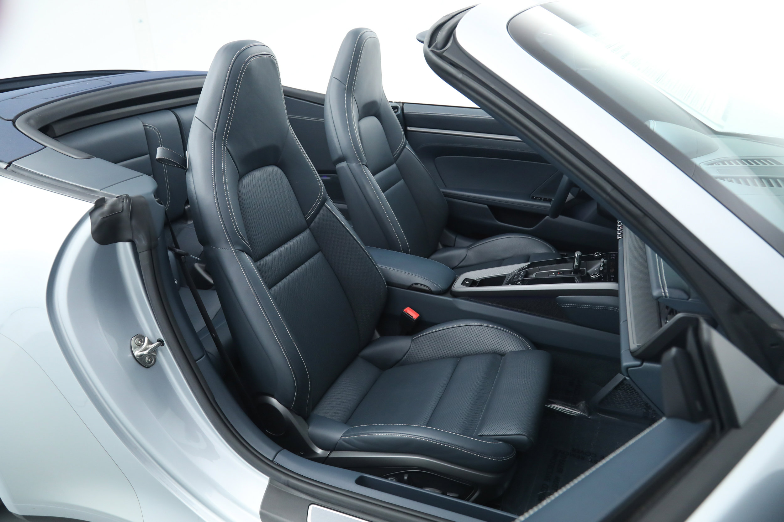 Used 2022 Porsche 911 Carrera RWD image 18