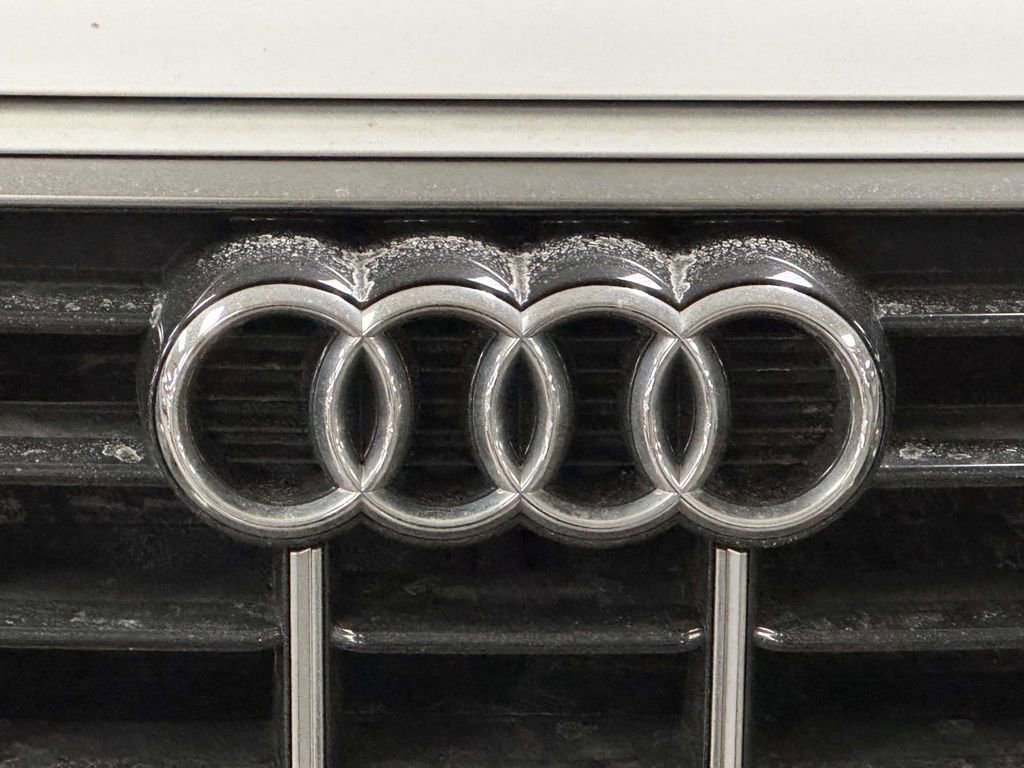Used 2023 Audi Q5 2.0T Premium w/ Convenience Package image 8