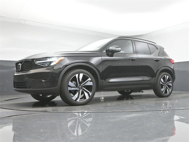 Used 2024 Volvo XC40 B5 Plus w/ Climate Package image 39
