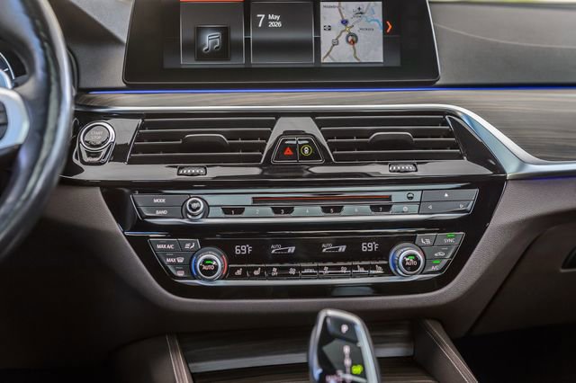 Used 2018 BMW 540i w/ M Sport Package RWD image 31