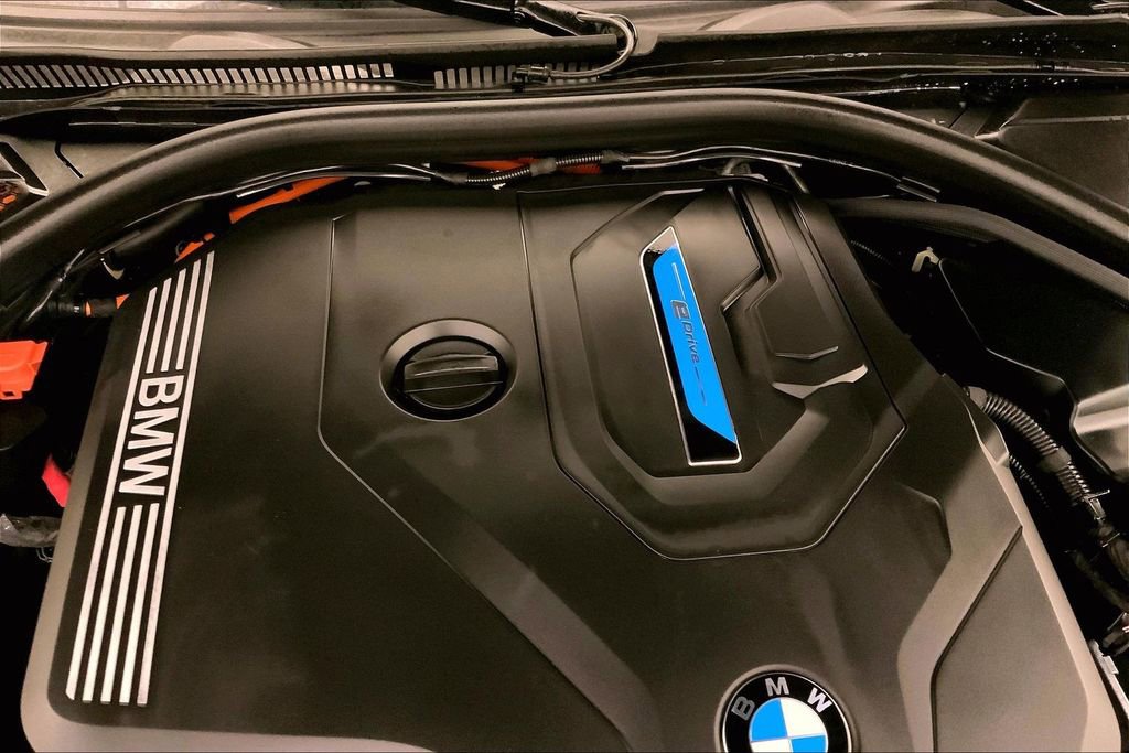 Certified 2023 BMW 330e xDrive w/ M Sport Package AWD/4WD image 31