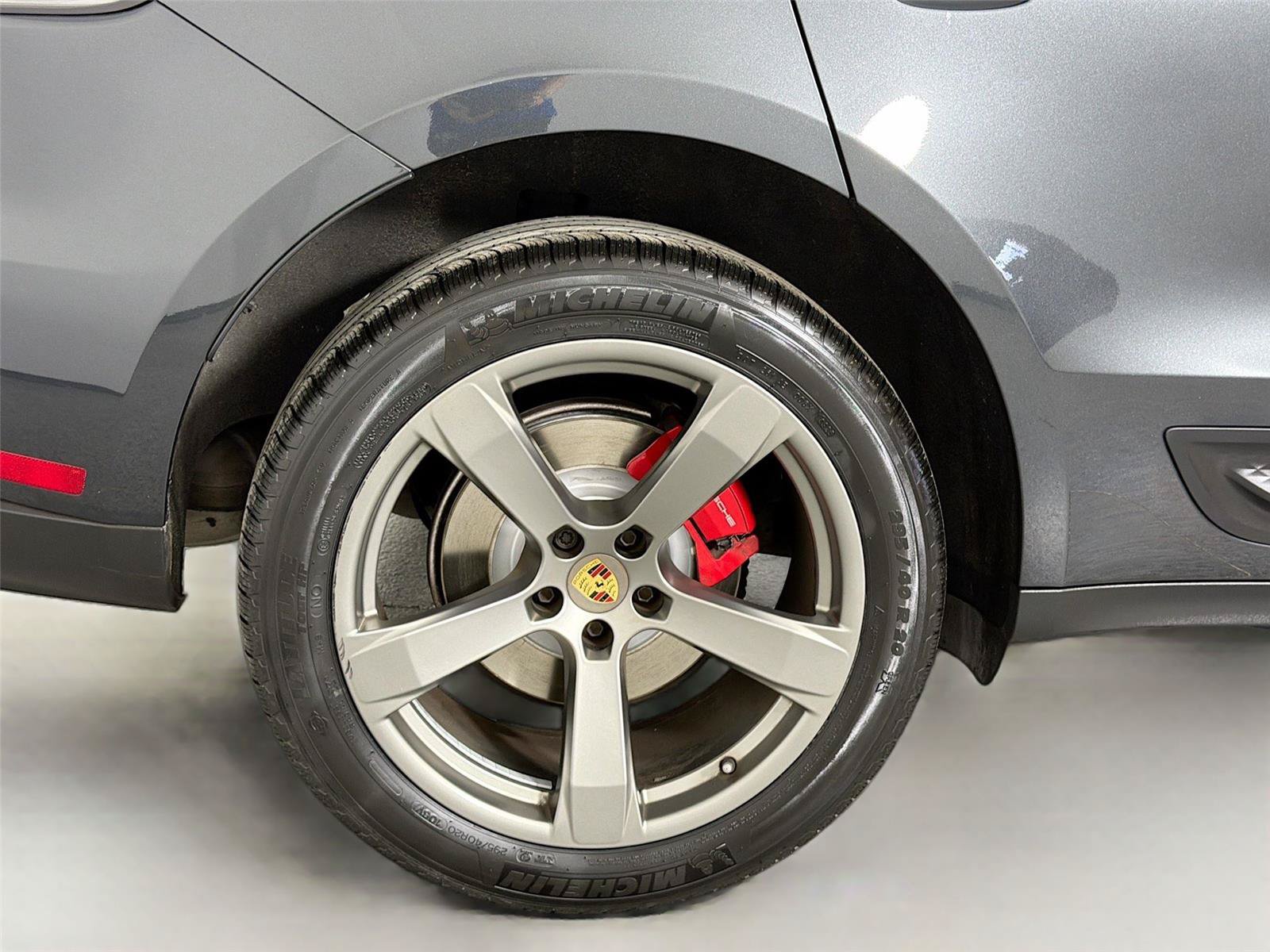 Certified 2023 Porsche Macan S AWD/4WD image 13