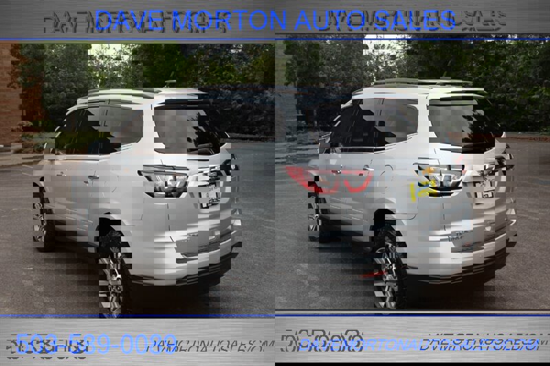 Used 2017 Chevrolet Traverse LT image 3