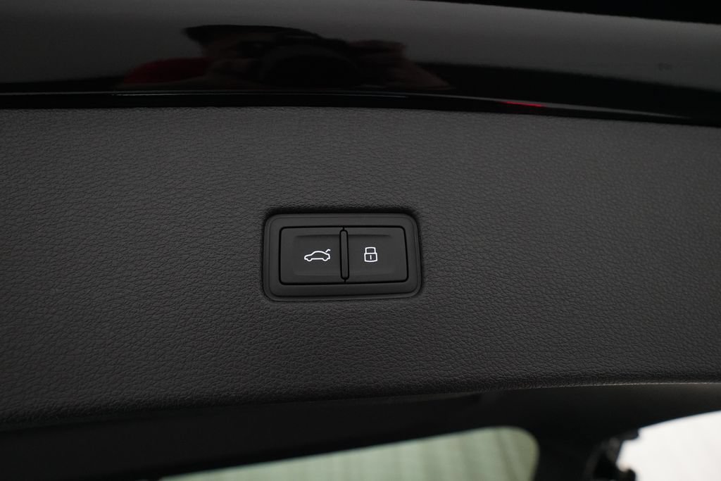 New 2026 Audi SQ8 Prestige AWD/4WD image 15