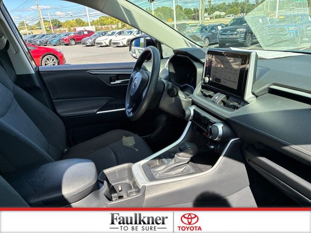 Used 2025 Toyota RAV4 XLE AWD/4WD image 22
