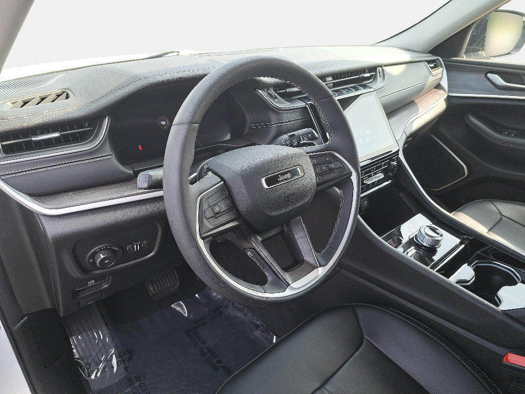 Certified 2023 Jeep Grand Cherokee L Limited AWD/4WD image 18
