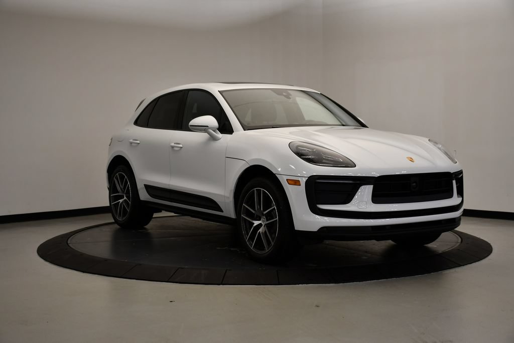 Certified 2026 Porsche Macan AWD/4WD image 9