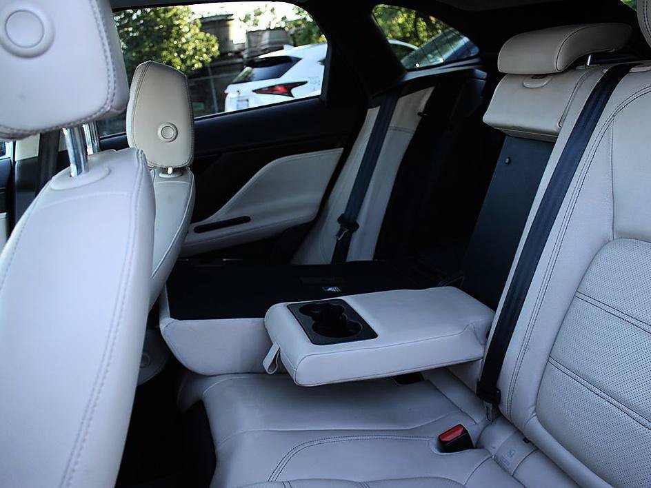 Used 2020 Jaguar F-PACE Prestige AWD/4WD image 17