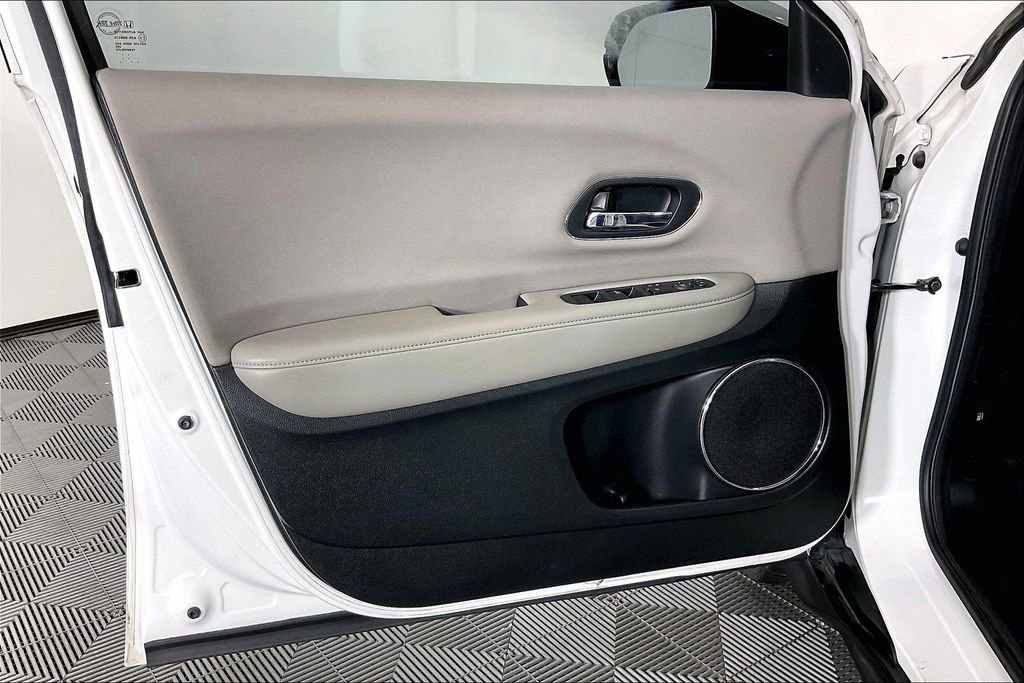 Used 2016 Honda HR-V EX image 25
