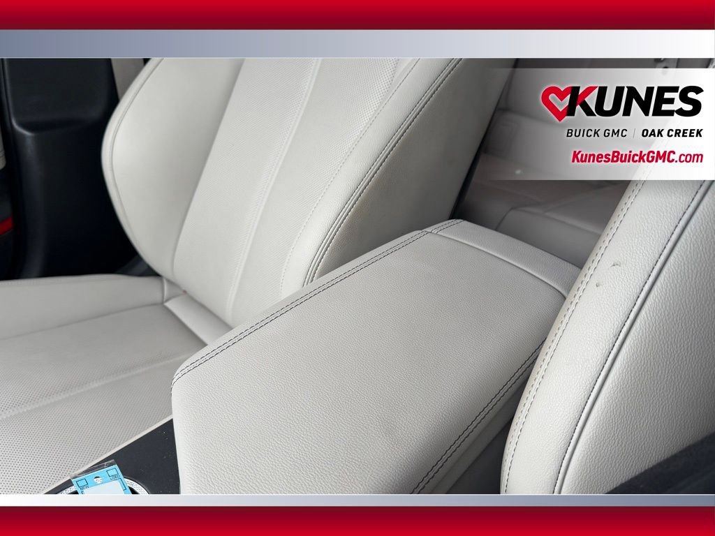 Used 2025 Genesis G70 2.5T AWD/4WD image 21
