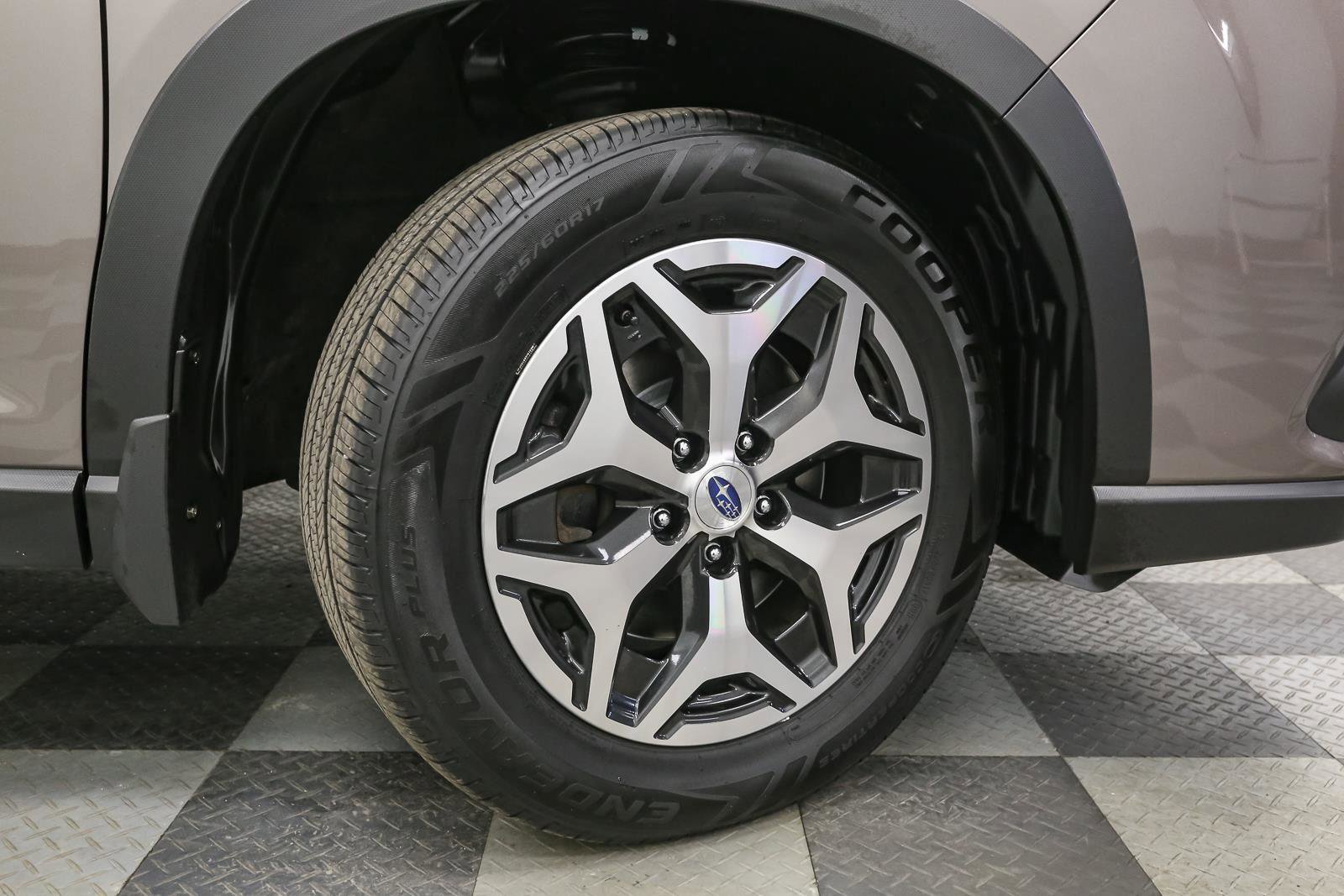 Used 2023 Subaru Forester Premium AWD/4WD image 16