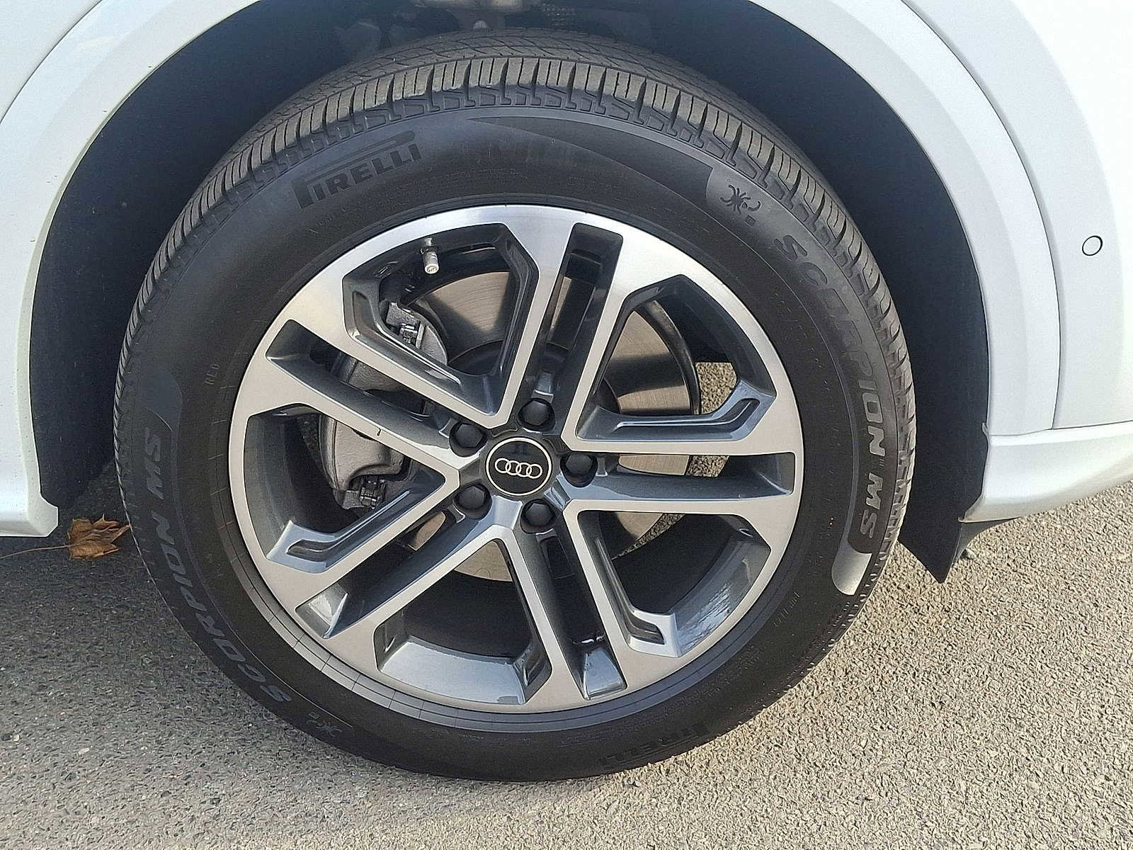 Certified 2025 Audi Q5 Premium w/ Convenience Package image 27