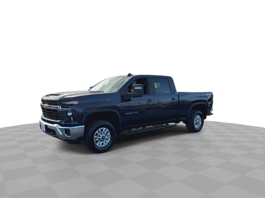 Used 2024 Chevrolet Silverado 2500 LT w/ Convenience Package image 4