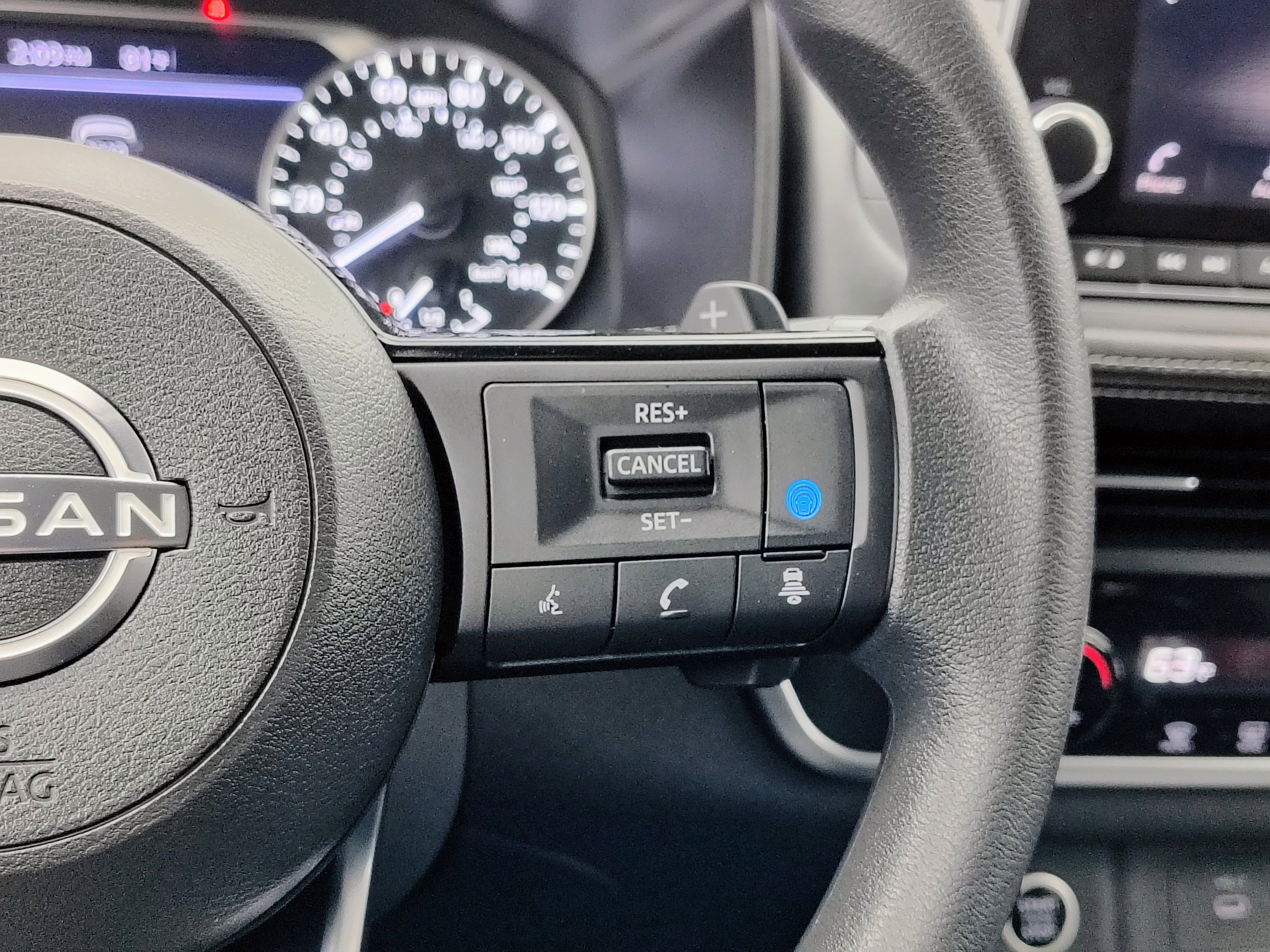 Used 2023 Nissan Rogue SV AWD/4WD image 37