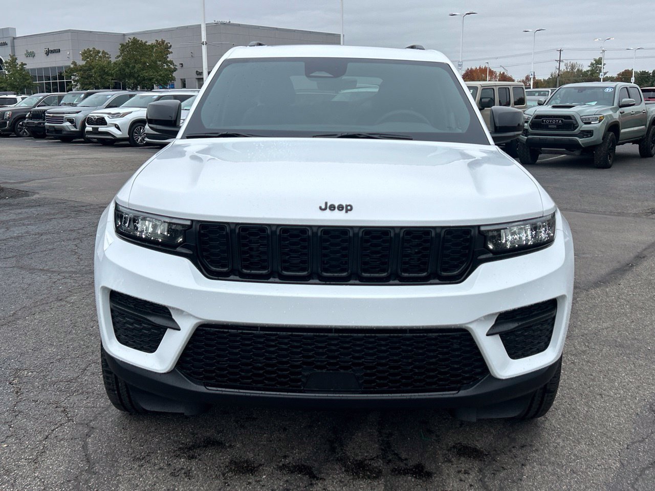 New 2027 Jeep Grand Cherokee Laredo X AWD/4WD image 8