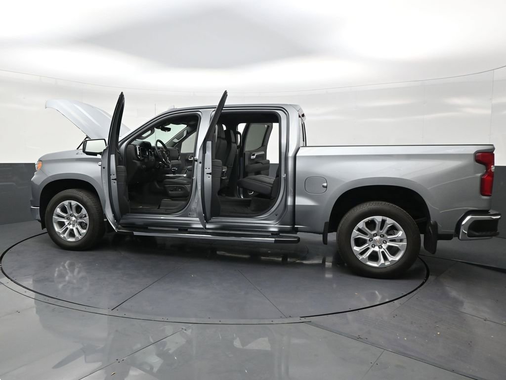 Used 2025 Chevrolet Silverado 1500 LTZ w/ Technology Package image 31