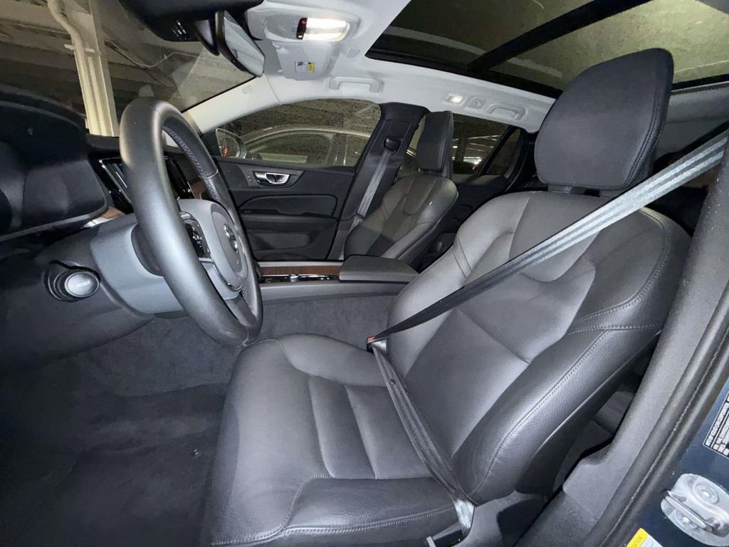 Used 2025 Volvo V60 B5 Cross Country Plus AWD/4WD image 7