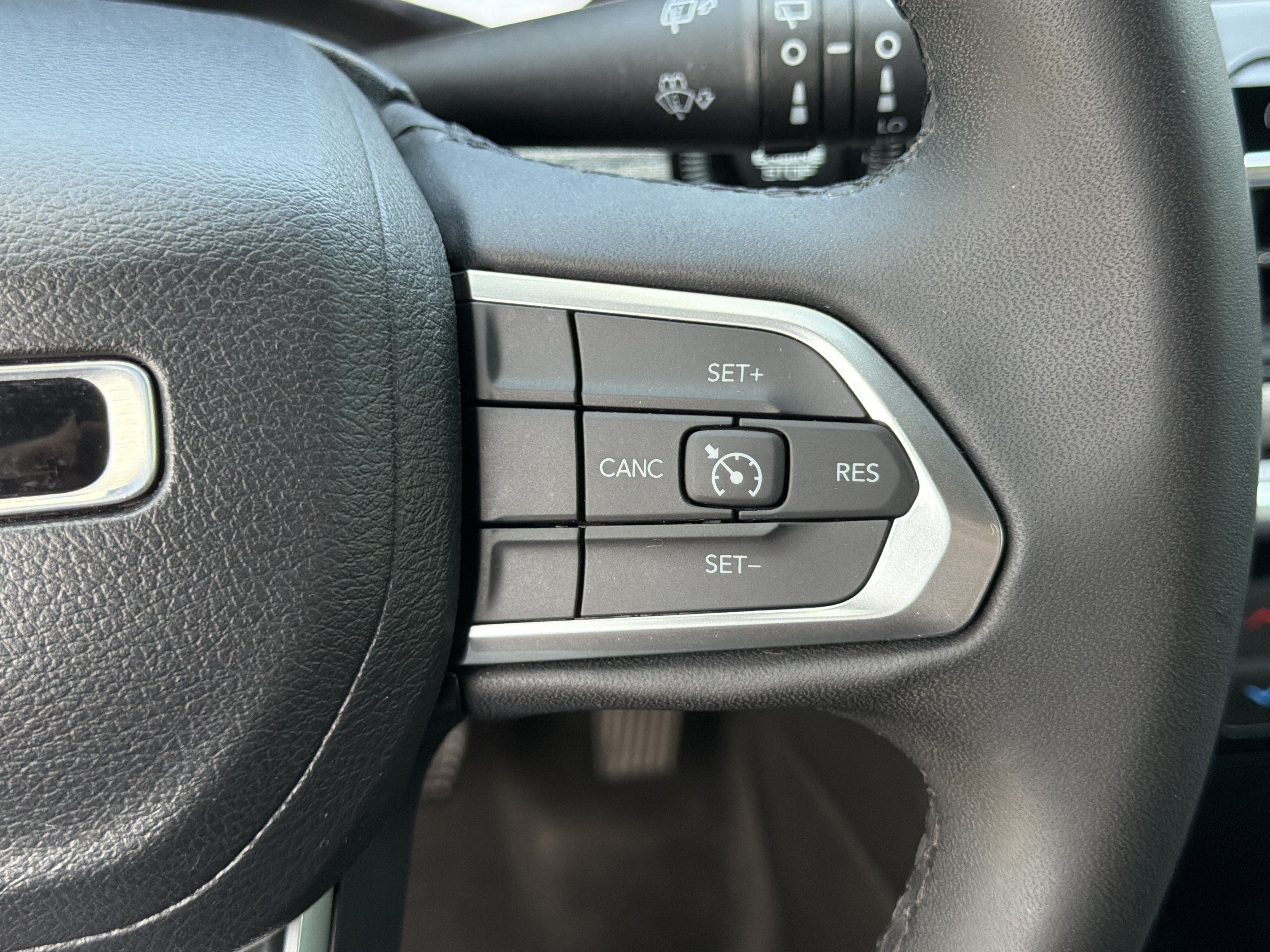 Used 2023 Jeep Compass Latitude AWD/4WD image 30