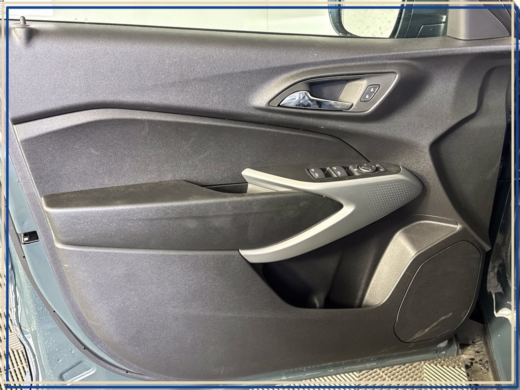 New 2026 Chevrolet Trax LS w/ LS Convenience Package FWD image 23