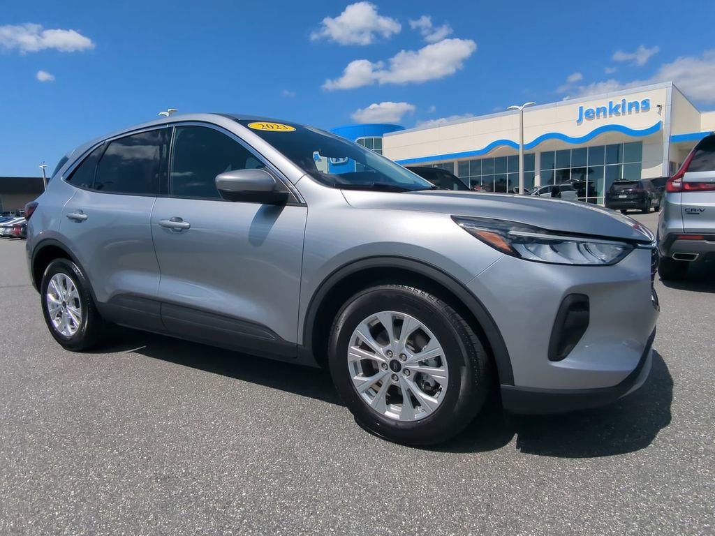 Used 2023 Ford Escape Active w/ Tech Pack #2 image 2