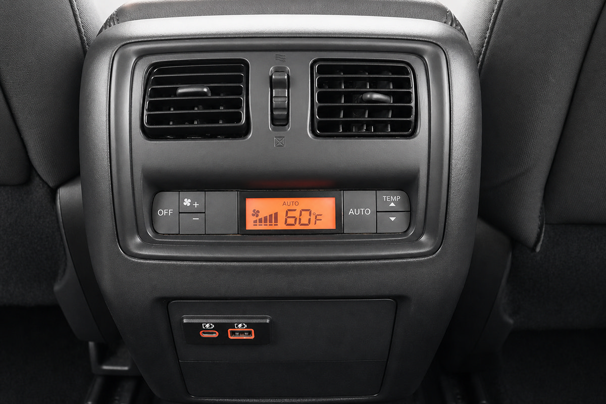 Used 2019 Nissan Pathfinder S AWD/4WD image 21