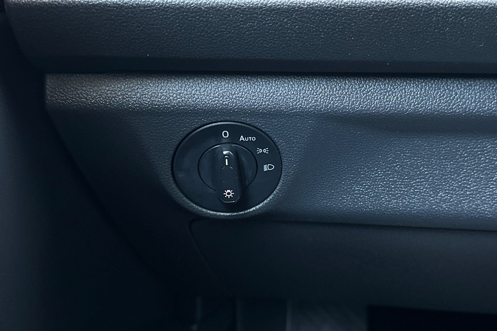 Used 2019 Volkswagen Jetta SE image 26