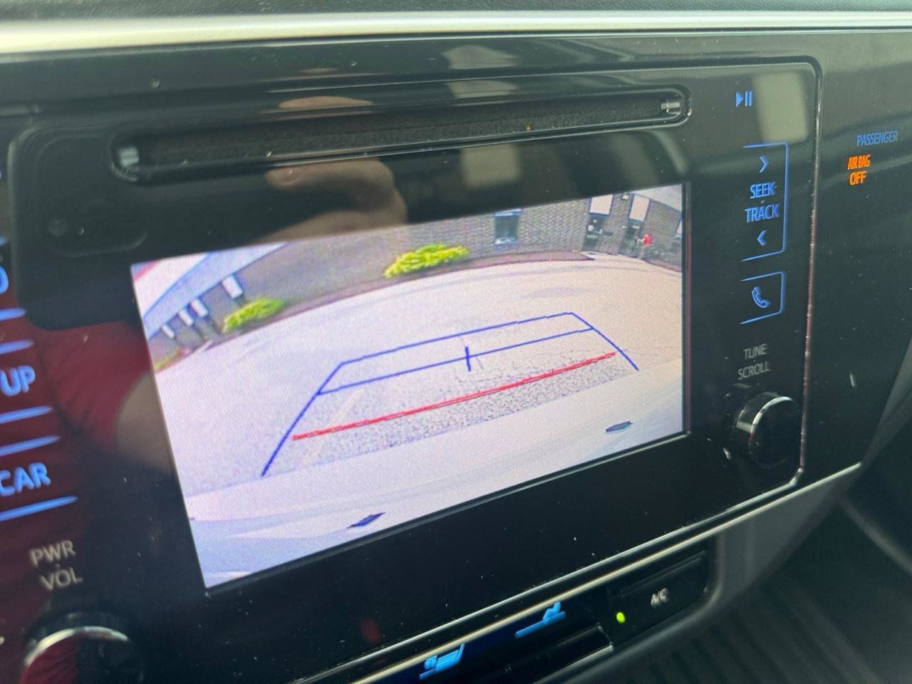 Used 2019 Toyota Corolla LE FWD image 17