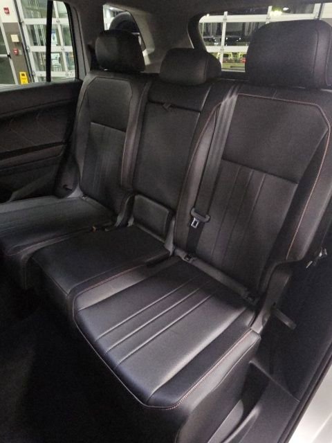 Used 2024 Volkswagen Tiguan Wolfsburg Edition image 35