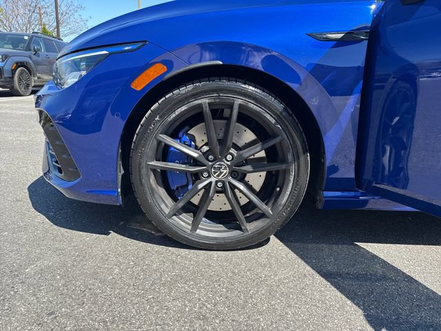 Used 2024 Volkswagen Golf R image 27
