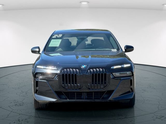 Used 2023 BMW 760i xDrive w/ Executive Package AWD/4WD image 9