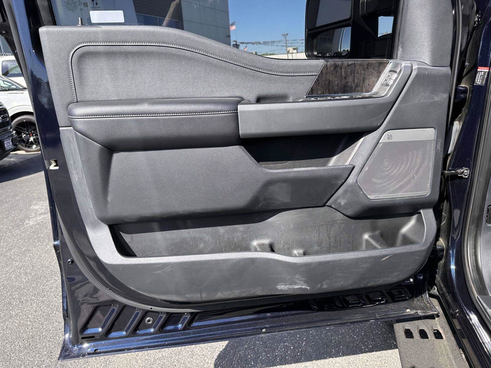Used 2023 Ford F250 Lariat w/ Lariat Ultimate Package AWD/4WD image 8