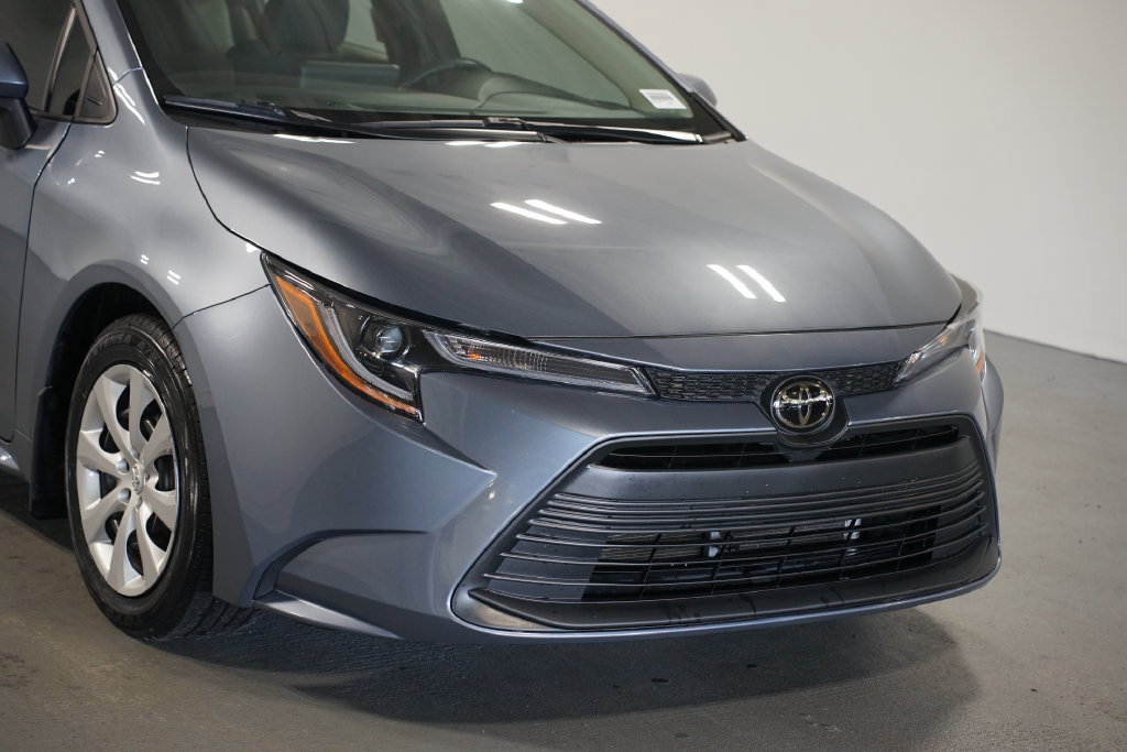 Certified 2025 Toyota Corolla LE FWD image 4