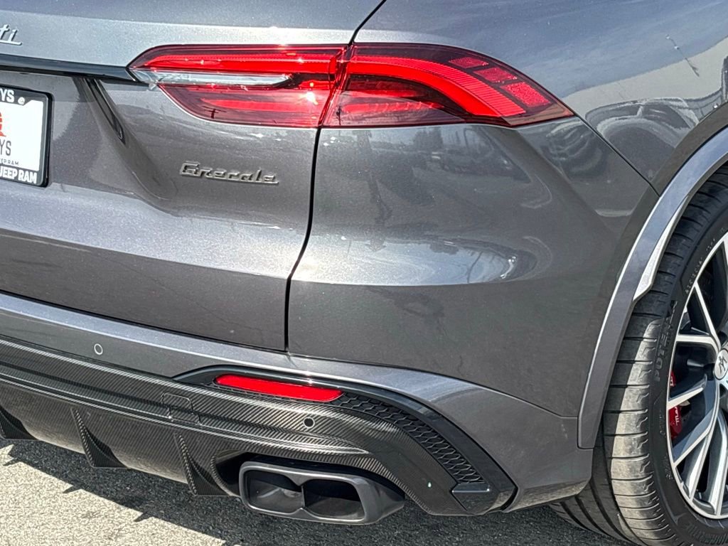 Used 2024 Maserati Grecale Trofeo image 6