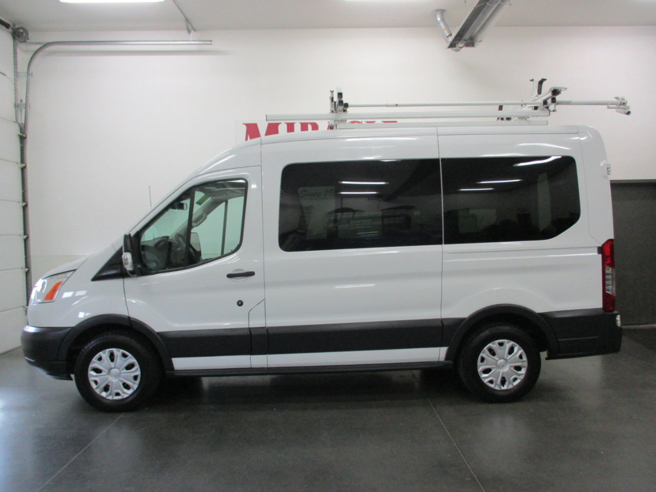 Used 2018 Ford Transit 150 XLT image 2