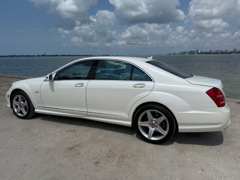 Used 2011 Mercedes-Benz S 400 w/ Sport Pkg image 2
