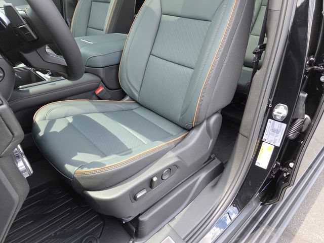 New 2026 GMC Yukon XL AT4 w/ AT4 Premium Package AWD/4WD image 29